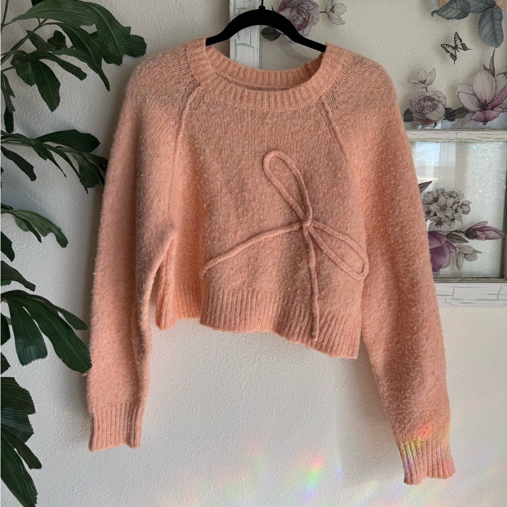 American Eagle Peach Cropped Knit Sweater with Bow Detail Size M
